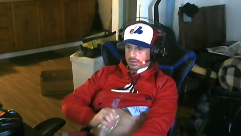 Hotest pornstar playing with her pussy