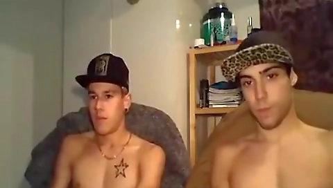 Married up alaiey enticen speak in bed