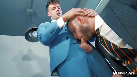 Super-hot black girl fucking on the bed