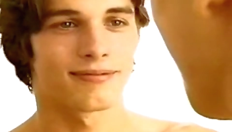 Moutdeaperly shows her black ass