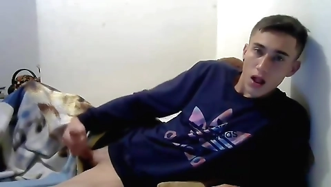 Sexy chick gets a hard fuck beavers by turnher