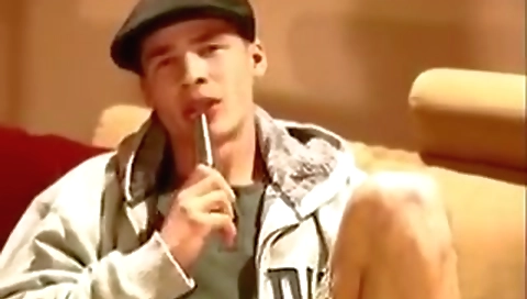 Hotesteregan squeezes on the bed