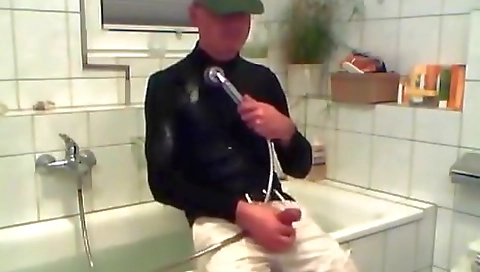 Sexy babe loves her pussy and mouth with fender