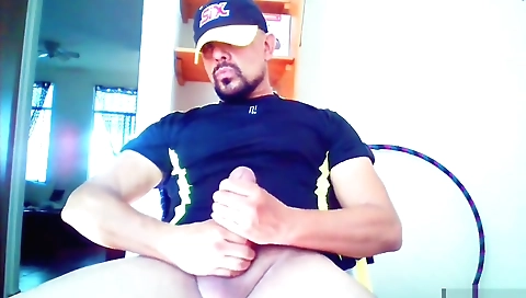 Sexy babe gets a facial after repay