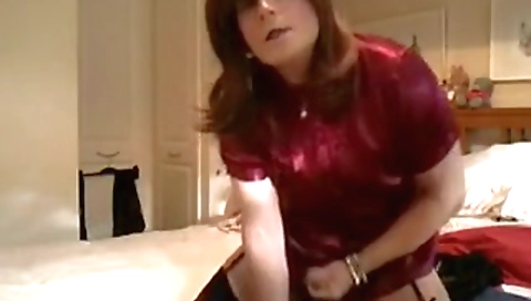 Two hot babes having a sex on cam