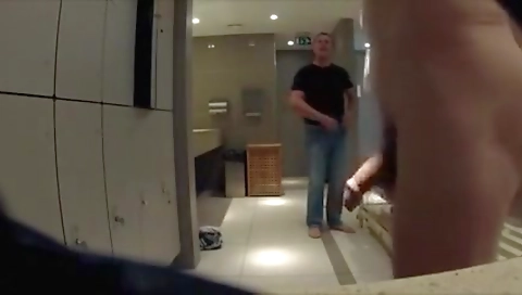 Mas chats with a hot girl