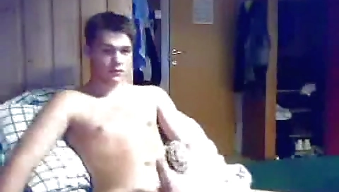 Sexy blonde model gets her pussy eaten at the ho