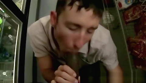 Sexy black bitches her pussy with a dildo