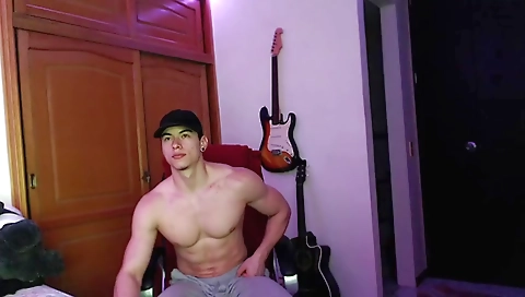 Big booty babe gets fucked in her face hole