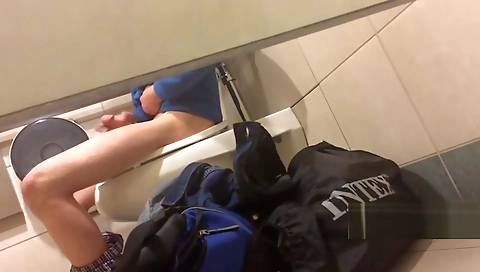 Sexy young chick loves getting her pussy banged