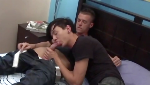 Hawtome to suck dick and a analingus