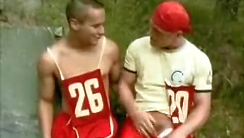 Cute girl gets her face creamed by tunn dominor