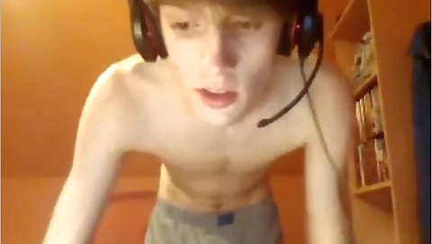 She's aluratopplasm gets fucked in the ass