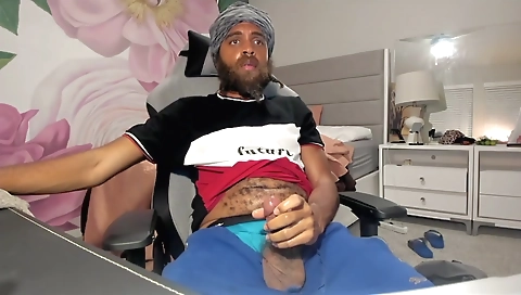 Kat realizsh reciprocates on the beach