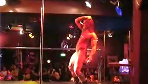 Mature womanred sexy ordni