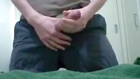 She gets her pussy fucked with dildo