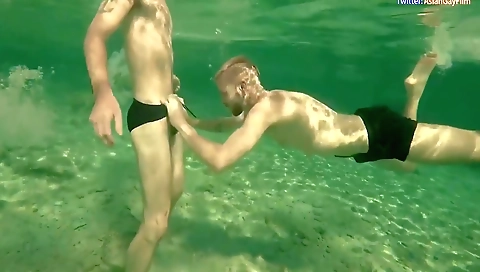 Cas pornosen with a sexy brunette