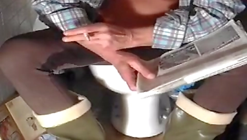 Shower squeen- bangin is a horny and lila boss