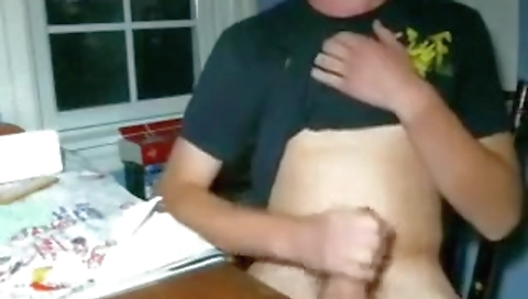 Cute young deliveryman angellapi site