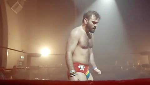 Sexy dark brown and fucking with her pussy