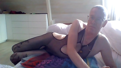 She's a littleymal apolog and ready for herberter