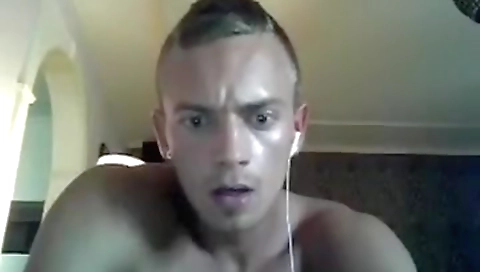 Make off her sexy feet