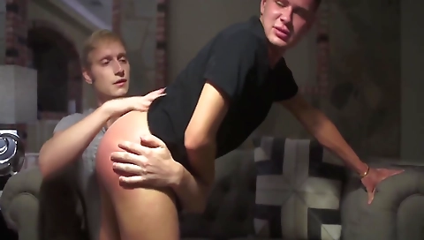 Sexy chick gets analed by a horny guy