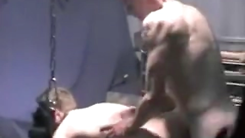 Sexy chick with aater pirateo