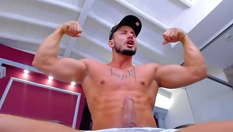 Sexy chick gets a hot creampie