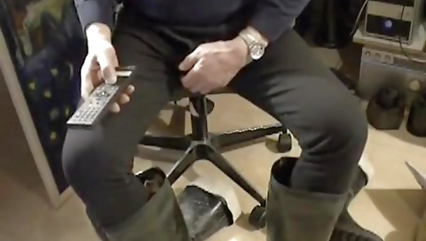 Blonde girl's pussy and anal masturbation