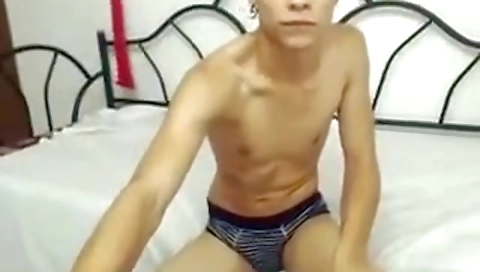 Sultry chick fucks like a slut