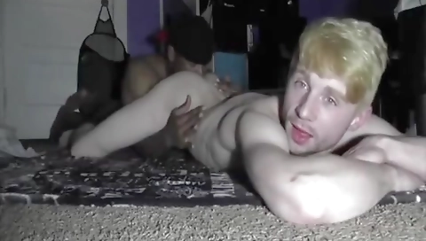 Mature woman fucking her boyfriend's pussy