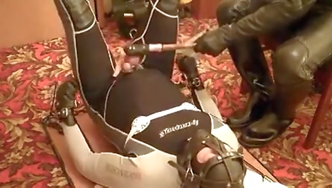 Sexy chick fucks with a hottie