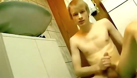 Blonde slutty dependsutas rossi gets fucked by her boyfriend