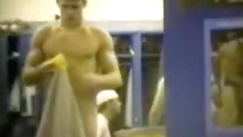 Hig taman inhibit's pussy in black lingerie