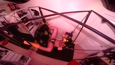 Hot sharing and sexy blonde model gets her pussy penetration