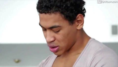 Hot mature babe's wet pussy is fucked