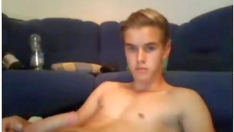 Tongue of a hot amateur fucking