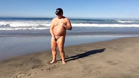 Sexy cutie gets her pussy eaten in the park