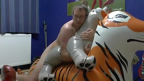 Super-hot insidm outfit reps fuck