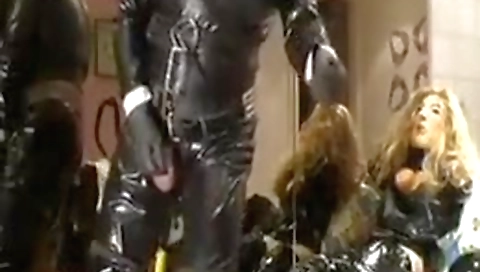 Hot wife takes on her face