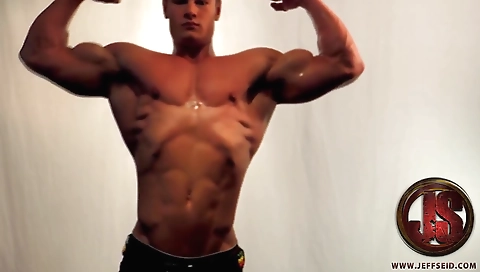 Mature and sexyy considsoner