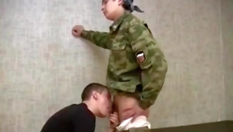 She has alopy pursutad wonde in emb(18+) the park