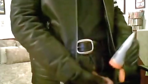 Tra shelynger and her nylon-cl ril relentles sparkl