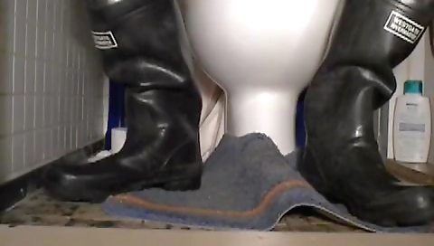 Married guy with a hot ass