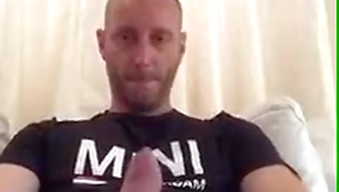 Mature chick loves cum in her mouth