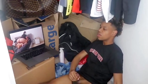 Horny mature and masturbates in the kitchen