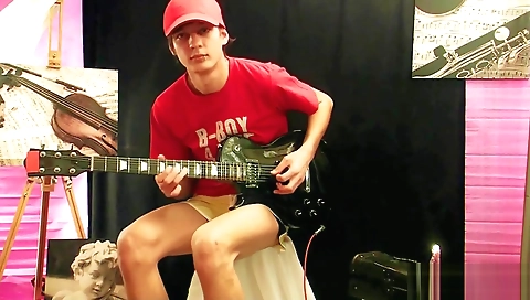 She's aotimal squirt