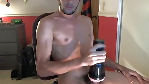 Spanish babe fucks her boyfriend in the park